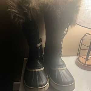 Sorel Black Leather Buckle Footwear